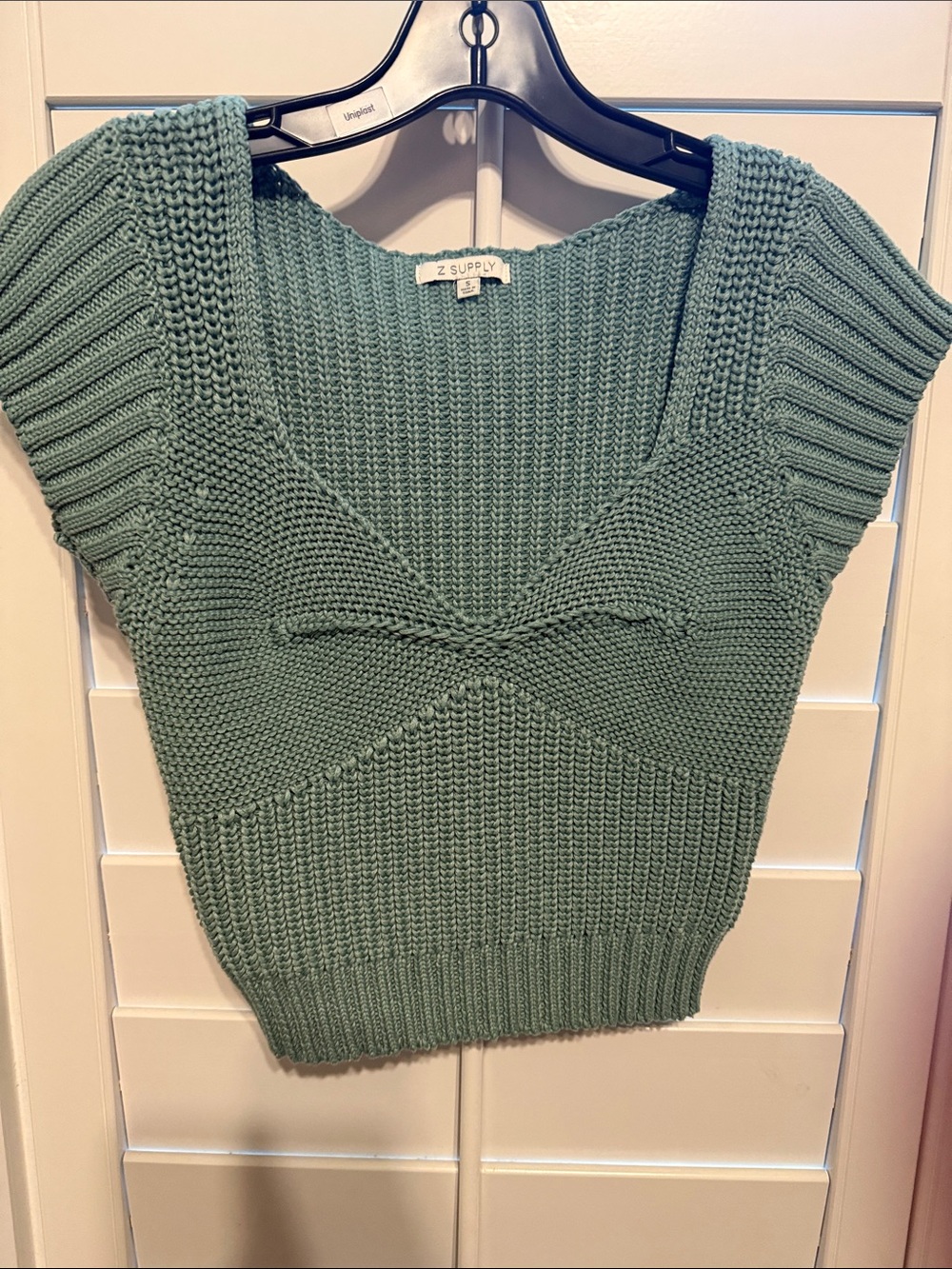 Z Supply Sage Green V-Neck Knit Cap Sleeve Sweater